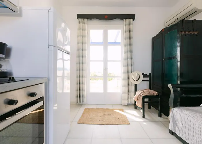 Victoria & Lejlighed Mikri Vigla