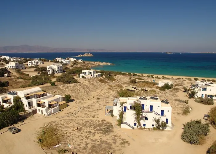 Victoria & Mikri Vigla