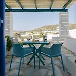 Victoria &