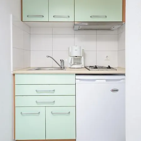 アパート Victoria &