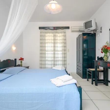 アパート Victoria & *