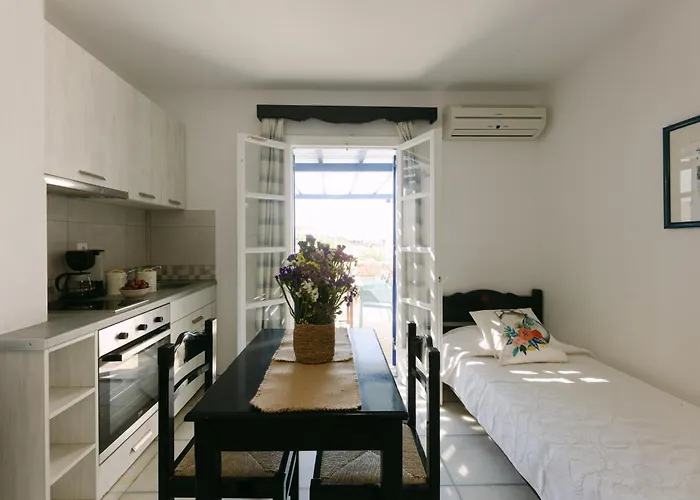 Victoria & Appartement Mikri Vigla